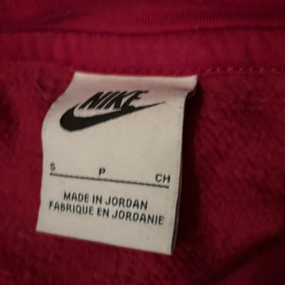 Nike sportswear club fleece men’s size small red hoodie - Picture 3 of 4